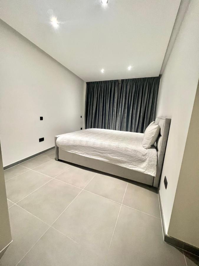 בריסל Luxury Brand New Apartment מראה חיצוני תמונה